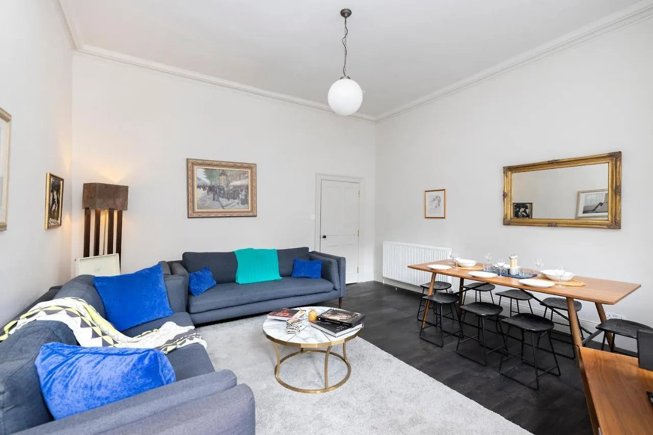 Apartment Joivy Sophisticated Apt Near Edinburgh Castle