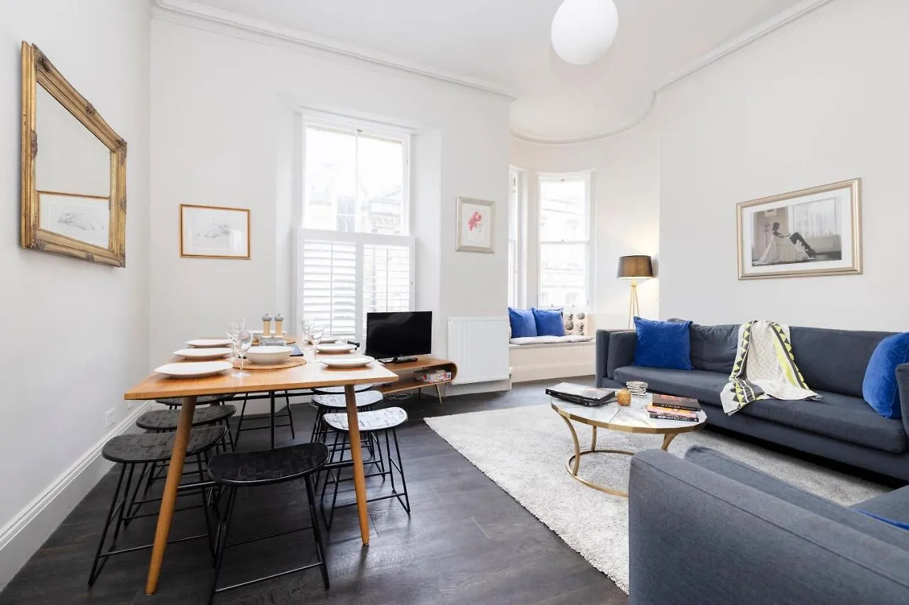 Joivy Sophisticated Apt Near Edinburgh Castle 0*,  United Kingdom