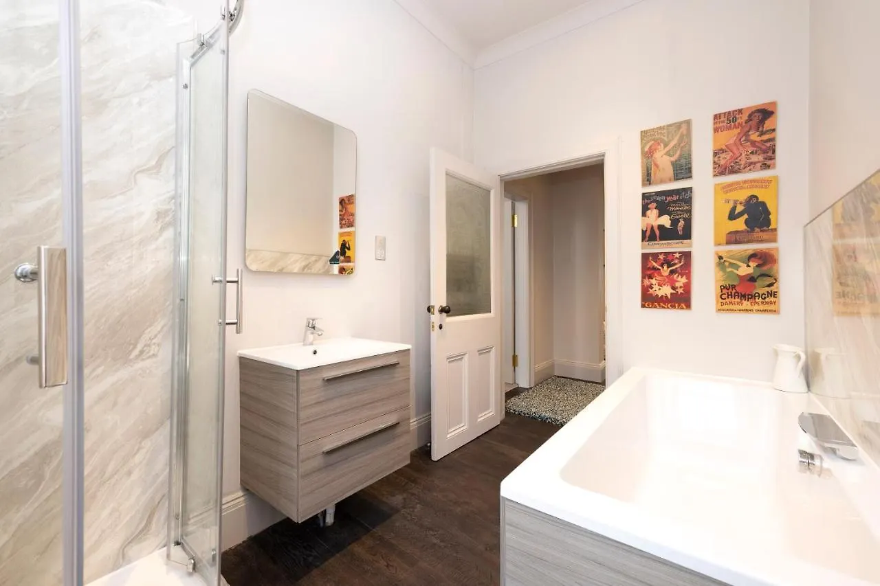 Apartment Joivy Sophisticated Apt Near Edinburgh Castle