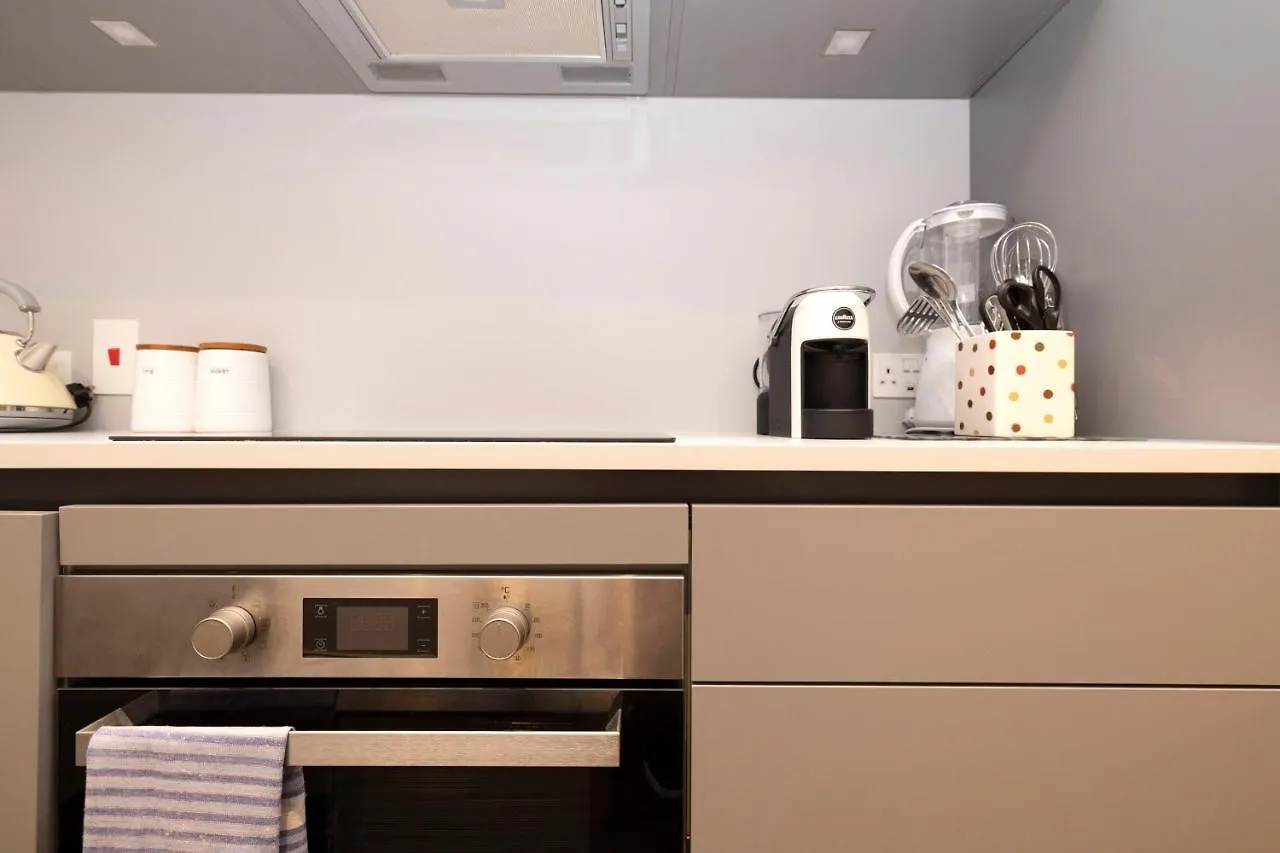 Joivy Sophisticated Apt Near Edinburgh Castle 0*,