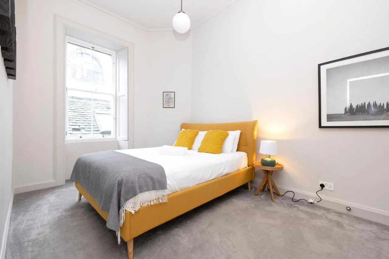 Apartment Joivy Sophisticated Apt Near Edinburgh Castle