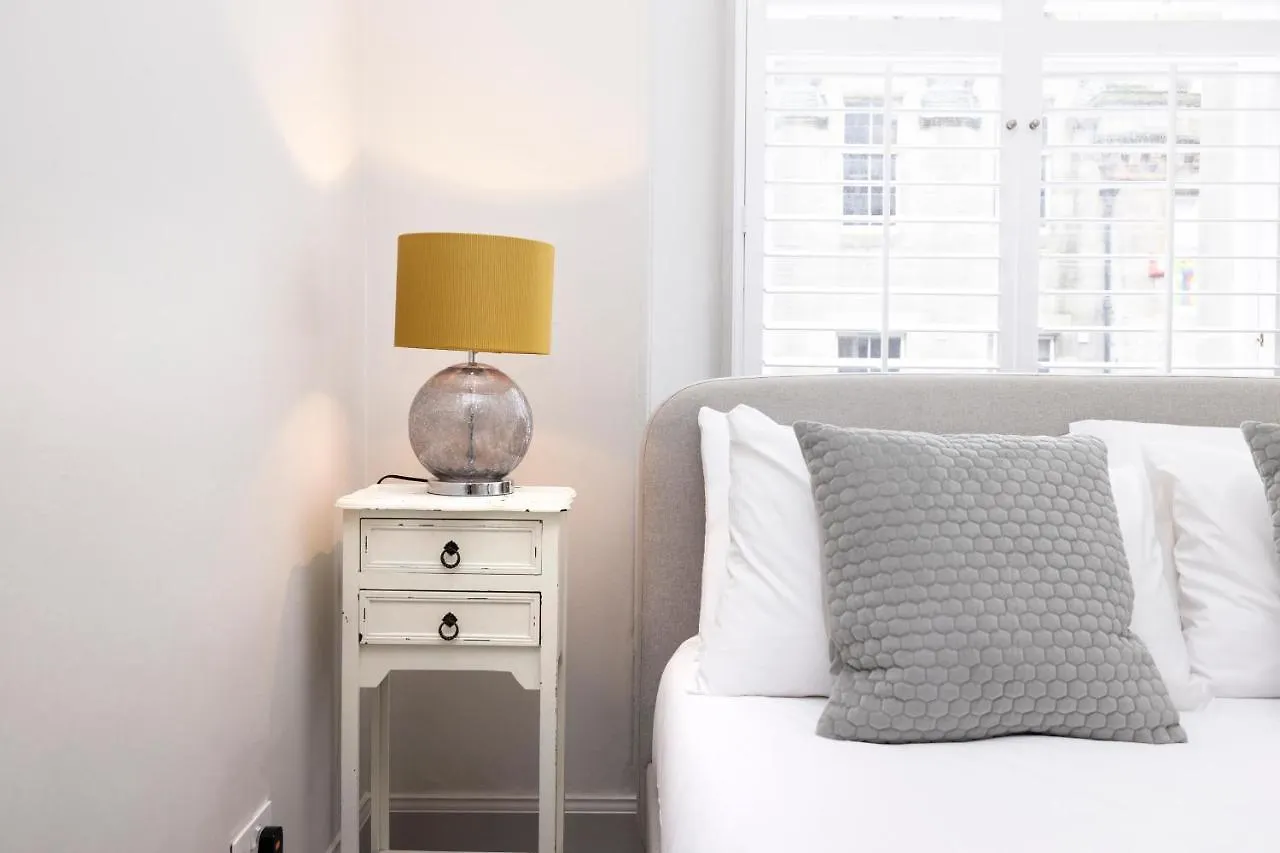 Joivy Sophisticated Apt Near Edinburgh Castle 0*,  United Kingdom