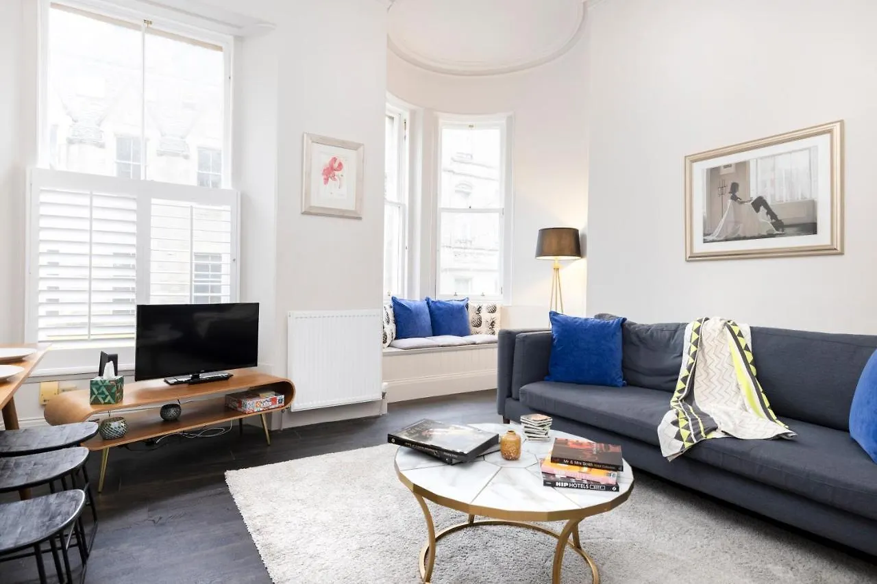 Joivy Sophisticated Apt Near Edinburgh Castle