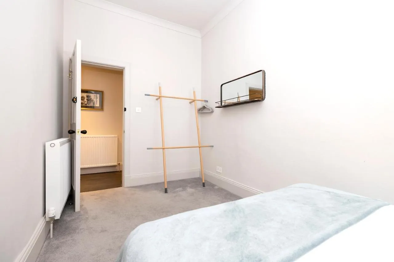 Joivy Sophisticated Apt Near Edinburgh Castle 0*,  Reino Unido